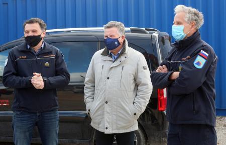 Množično testiranje za zaposlene v gospodarstvu GD Cerknica.Matjaž Knap, Marko Rupar, Sandi Curk 06 FOTO LJUBO VUKELIČ